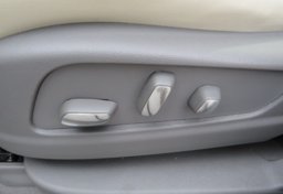 2017 Cadillac XT5 - Image 39