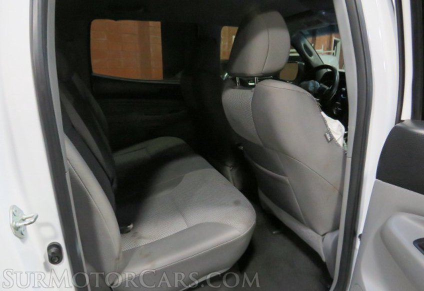 2015 Toyota Tacoma - Image 35