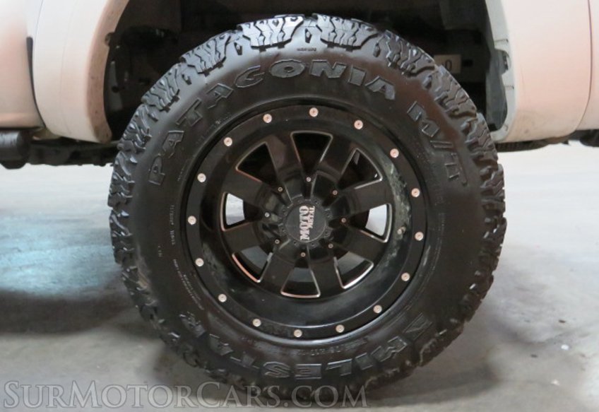 2015 Toyota Tacoma - Image 23