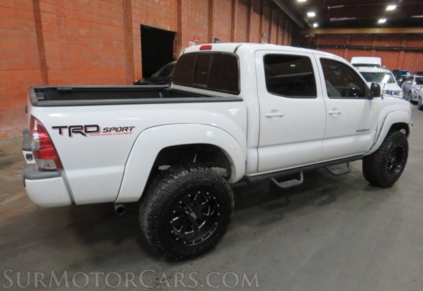 2015 Toyota Tacoma - Image 8