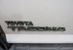 2015 Toyota Tacoma - Image 17