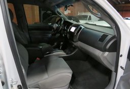 2015 Toyota Tacoma - Image 27