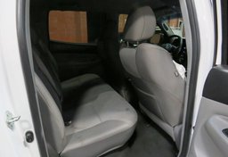 2015 Toyota Tacoma - Image 35