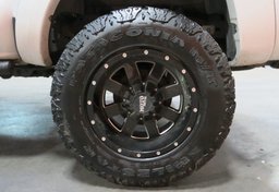 2015 Toyota Tacoma - Image 23