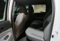 2015 Toyota Tacoma - Image 34