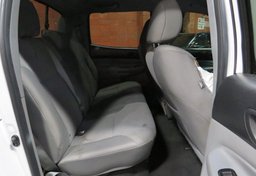 2015 Toyota Tacoma - Image 33