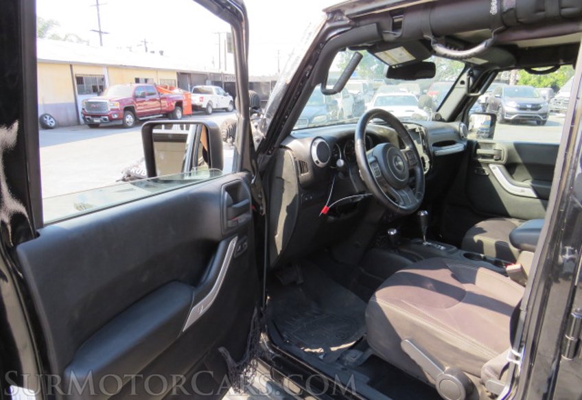 2014 Jeep Wrangler Unlimited - Image 19