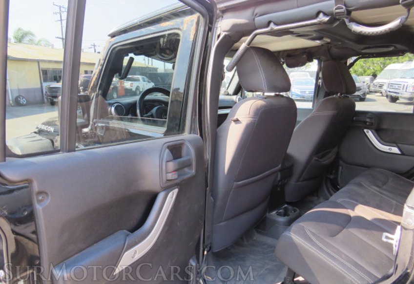 2014 Jeep Wrangler Unlimited - Image 21