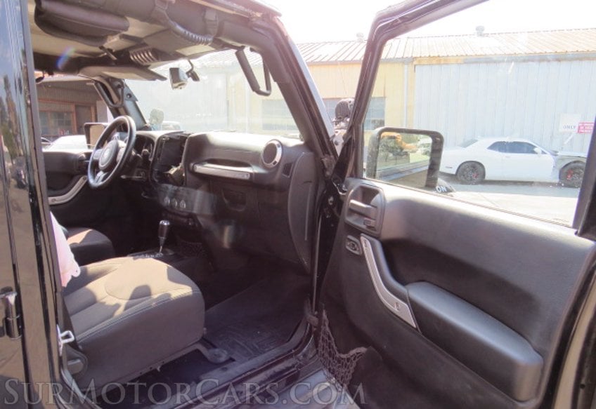 2014 Jeep Wrangler Unlimited - Image 20