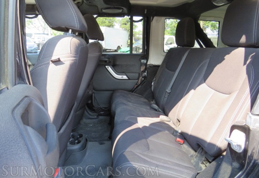 2014 Jeep Wrangler Unlimited - Image 30