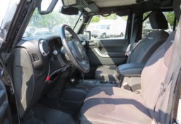 2014 Jeep Wrangler Unlimited - Image 25