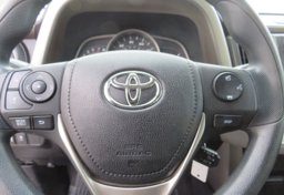 2013 Toyota RAV4 - Image 36