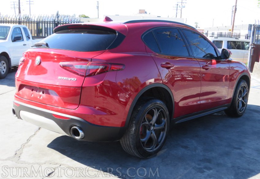 2018 Alfa Romeo Stelvio - Image 9