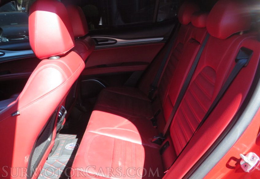 2018 Alfa Romeo Stelvio - Image 31