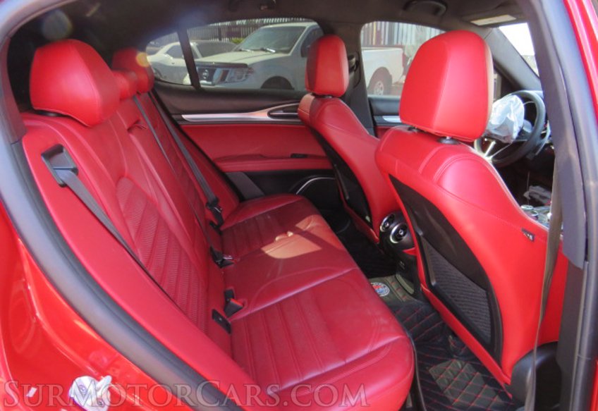 2018 Alfa Romeo Stelvio - Image 32