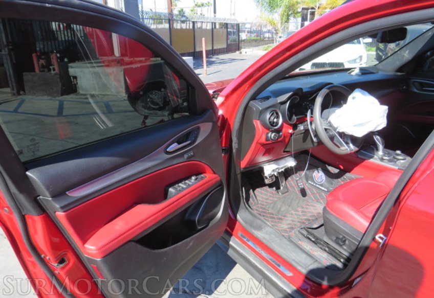 2018 Alfa Romeo Stelvio - Image 20