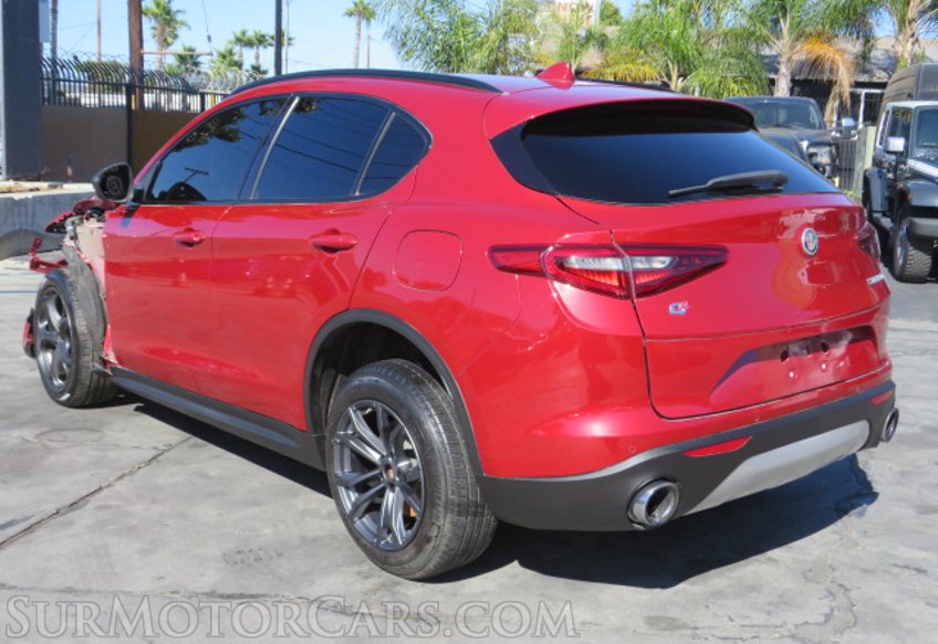 2018 Alfa Romeo Stelvio - Image 10