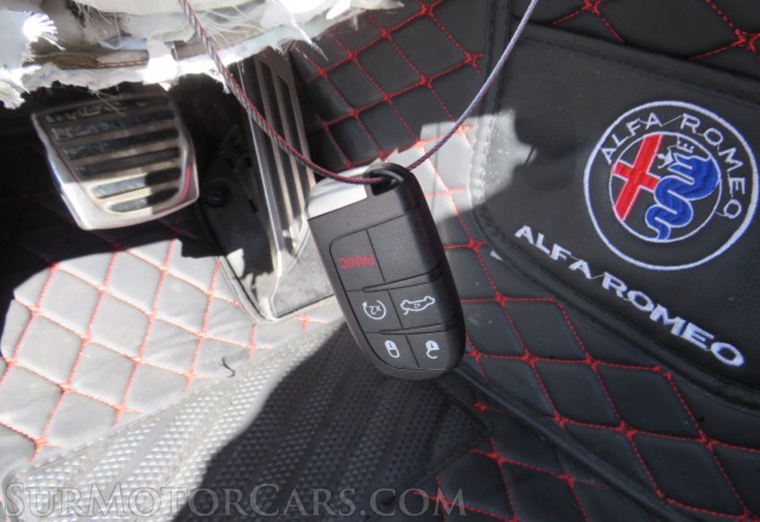 2018 Alfa Romeo Stelvio - Image 40