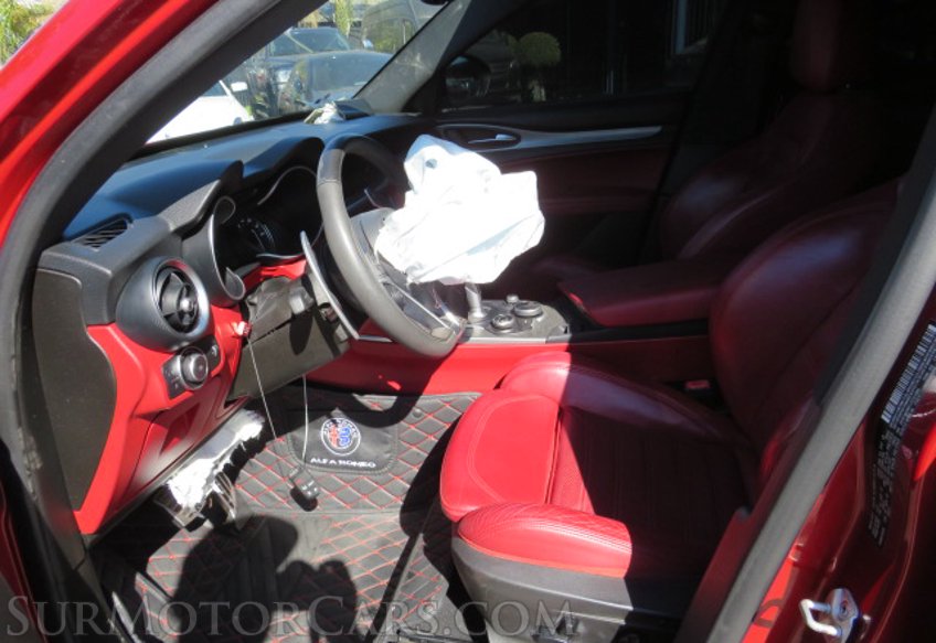 2018 Alfa Romeo Stelvio - Image 27