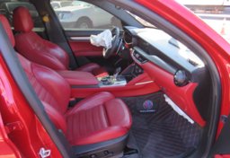 2018 Alfa Romeo Stelvio - Image 28