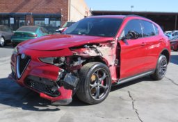 2018 Alfa Romeo Stelvio - Image 4