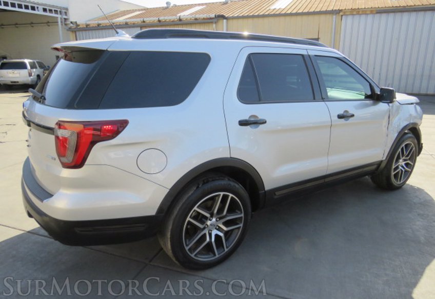 2019 Ford Explorer - Image 10