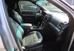 2019 Ford Explorer - Image 24