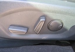 2019 Ford Explorer - Image 50