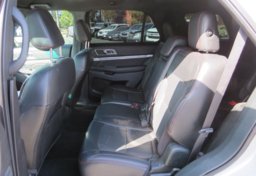 2019 Ford Explorer - Image 29