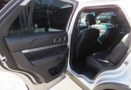 2019 Ford Explorer - Image 25