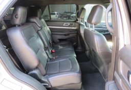 2019 Ford Explorer - Image 28