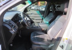 2019 Ford Explorer - Image 23