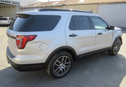 2019 Ford Explorer - Image 10