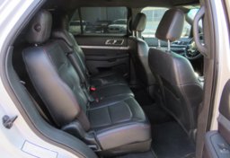 2019 Ford Explorer - Image 30