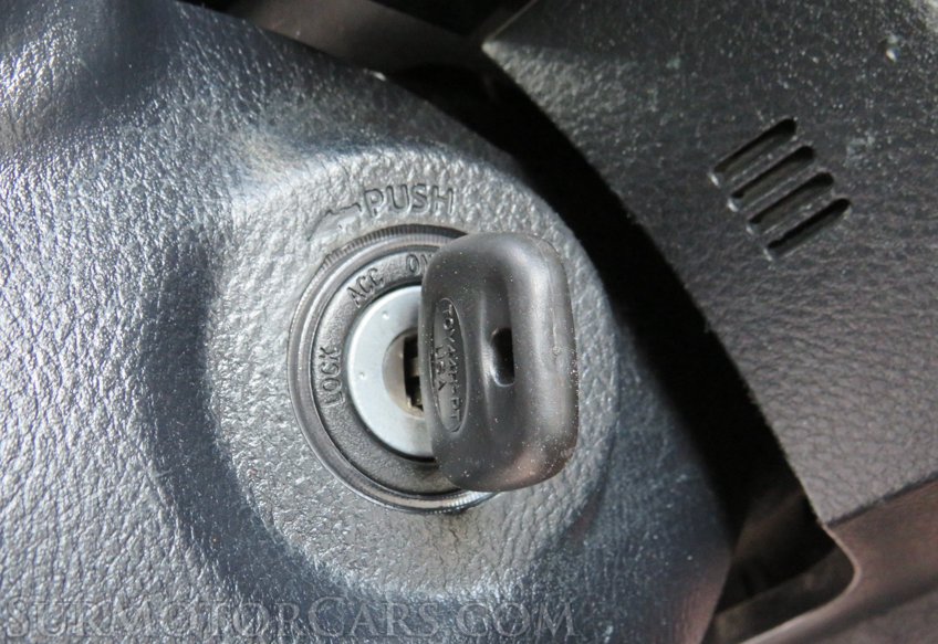 2017 Toyota Tacoma - Image 39