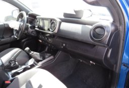 2017 Toyota Tacoma - Image 27