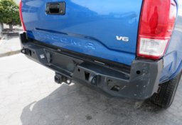 2017 Toyota Tacoma - Image 20