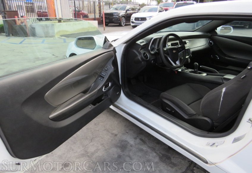 2014 Chevrolet Camaro - Image 19