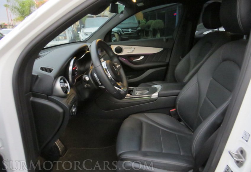 2022 Mercedes-Benz GLC - Image 31