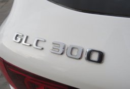 2022 Mercedes-Benz GLC - Image 17