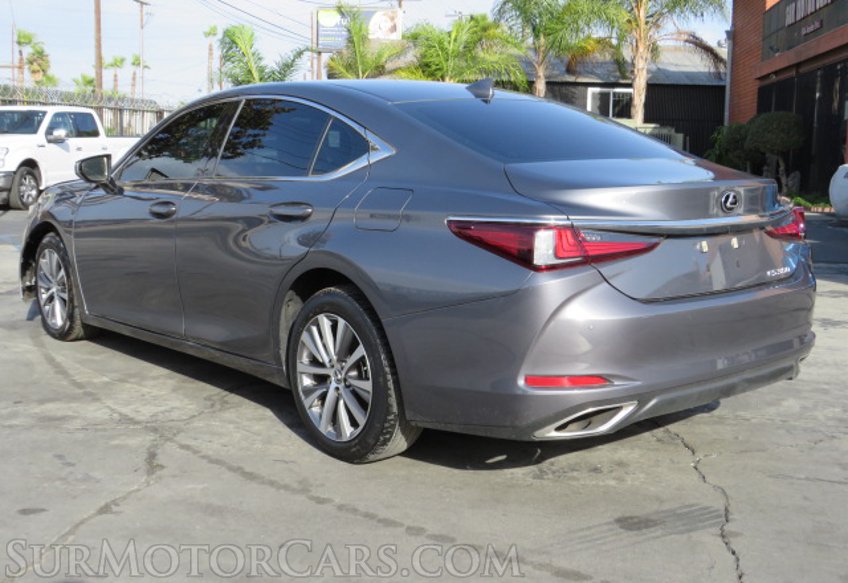 2020 Lexus ES - Image 7