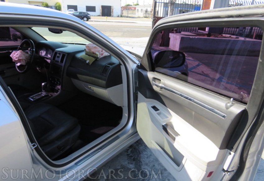 2007 Chrysler 300 - Image 18