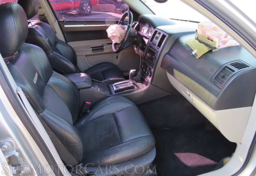 2007 Chrysler 300 - Image 24