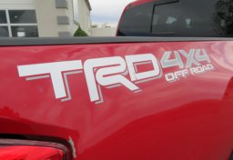 2018 Toyota Tacoma - Image 16