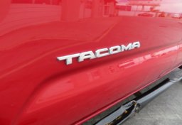 2018 Toyota Tacoma - Image 15