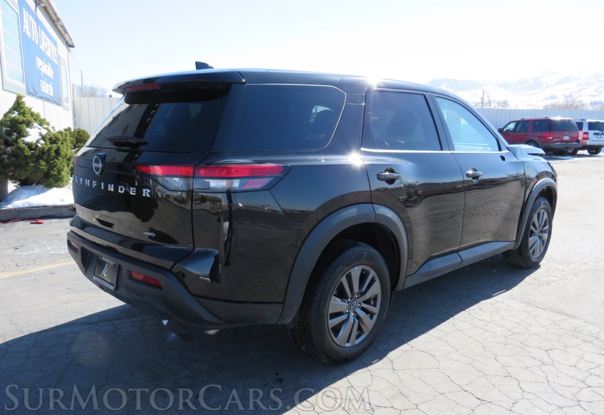 2022 Nissan Pathfinder - Image 3