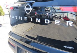 2022 Nissan Pathfinder - Image 16