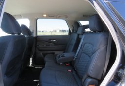 2022 Nissan Pathfinder - Image 26