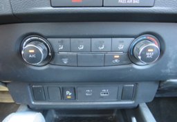 2022 Nissan Frontier - Image 40