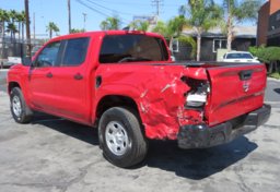 2022 Nissan Frontier - Image 8